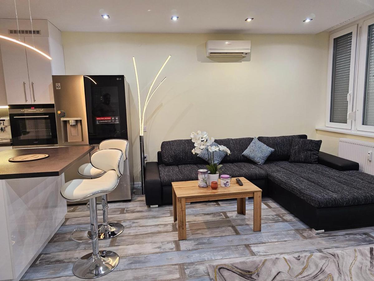 Appartement Urban Loft à Salgótarján Extérieur photo